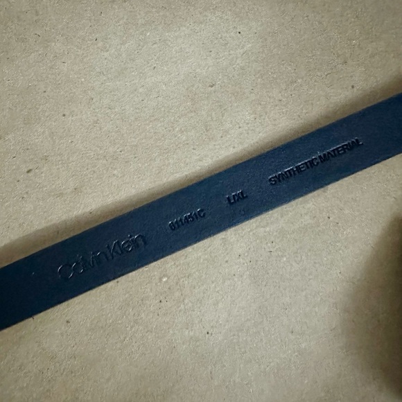 NWT - Calvin Klein White Belt Bag L/XL - Picture 7 of 11